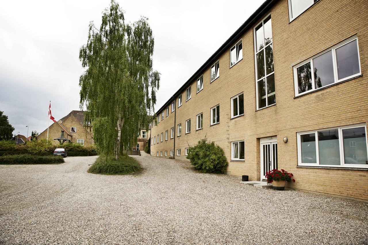 Benniksgaard Anneks Hostel กรอสตีน ภายนอก รูปภาพ
